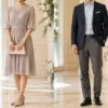 結婚式の「平服でお越しください」は何を着る？男女別の服装マナーとNG例を解説